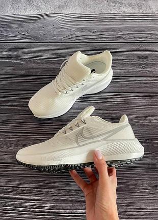 Кроссовки nike с нюансом