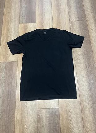Футболка від uniqlo