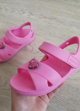 Босоніжки сандалі крокси рожеві crocs с8 25 розмір