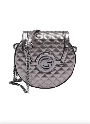 Красива стьобана сумка guess