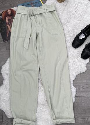 М’ятні брюки вільного крою (slouchy/casual fit) з високою посадкою та еластичним поясом