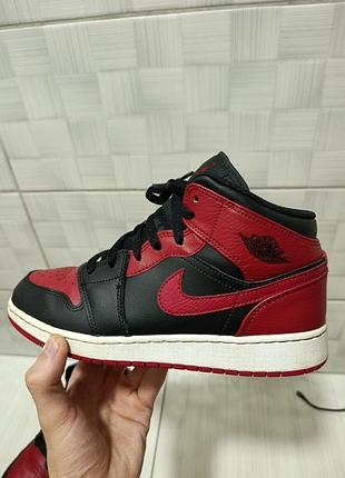 Мужские оригинальные кроссовки nike air jordan 1 mid, размер 40