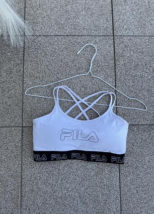 Білий топ fila з чашками та з підтримкою грудей бра для спорту
