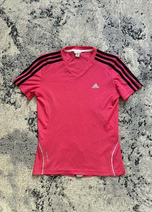 Брендовая спортивная футболка adidas, m размер.