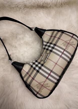 Кожаная сумка багет burberry