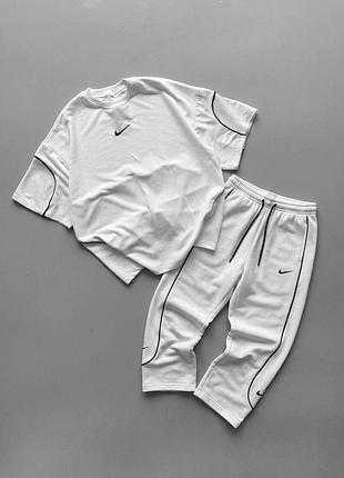 Чоловічий костюм nike в білому кольорі
