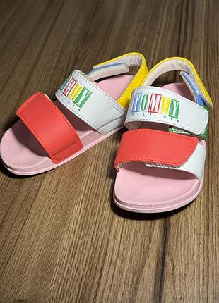 Продам дитячі босоніжки tommy