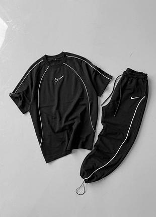 Чоловічий костюм nike в чорному кольорі