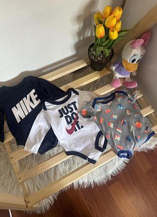 Сет бодіків від nike 🤍 розмір- 68(3-6 міс) стан-дуже хороший
