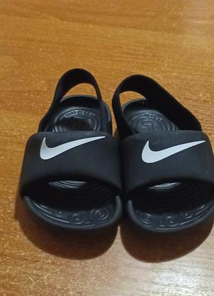 Босоножки от nike для малыша, 21 размер, стопа 11см.
