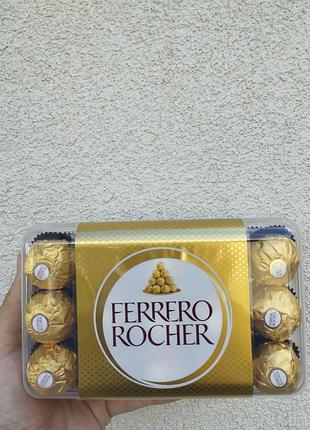 Шоколадні цукерки ferrero rocher 30 шт 375 г – подарунковий набір з фундуком та шоколадом