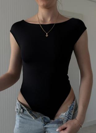 Бесшовний боді масло з прикритими плечима zara