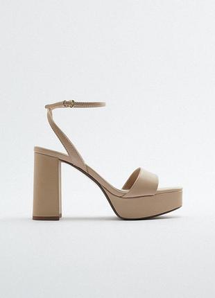 Шкіряні босоніжки zara зручні