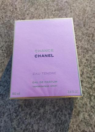 Chanel Pre-Owned 1997 floral buttoned skirt and top set
парфюмированная вода