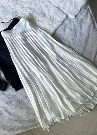 Біла спідниця міді пліссе zara