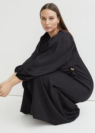 Жіноча чорна сукня на запах з широкими рукавами h&m