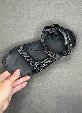 Сандалии teva 34 р
