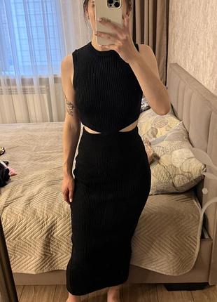 Чорна сукня