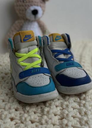 Хайтопи (кросівки) у стилі nike air jordan