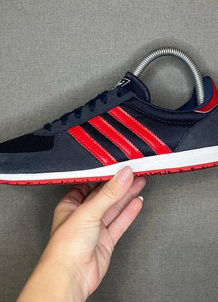 Кросівки adidas 39 р