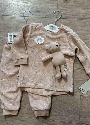 Теплий оксамитовий костюм george з мʼякою іграшкою в комплекті😍
розмір 6-9міс (68-74см)
80% бавовна, 20% поліестр
650грн🔥