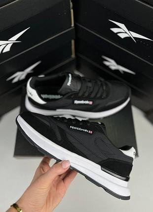 Reebok classic black white 4