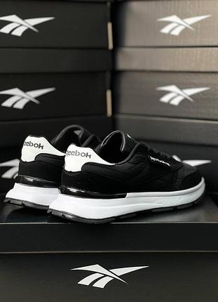 Reebok classic black white 10