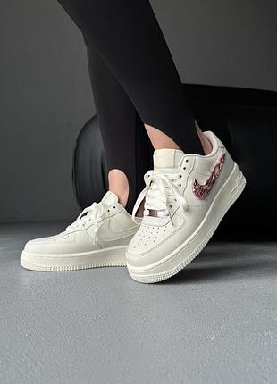 Жіночі кросівки nike air force 1 '07 lx molten metal swoosh rose gold