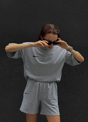 Женский костюм