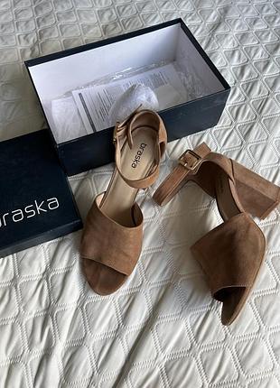 Босоніжки бежеві braska 41 (40) розмір