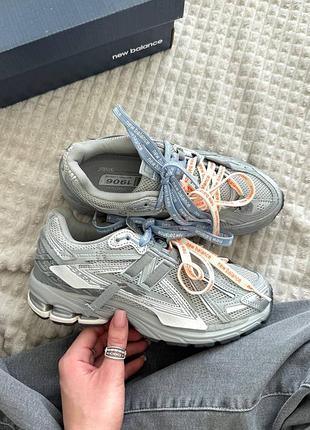 Стильні жіночі кросівки new balance 1906a double lacas silver