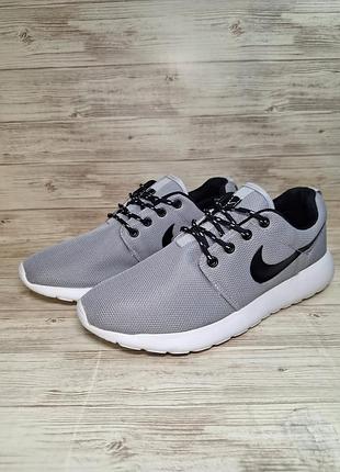 Класні чоловічі кросівки nike roshe run