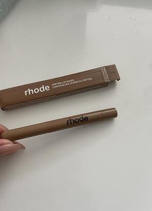 Пептидний контурний олівець для губ rhode lift