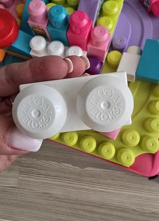 Столик и конструктор mega bloks 3