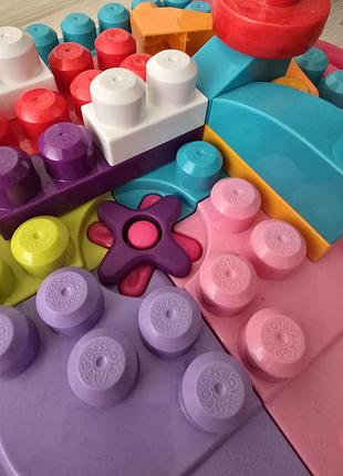 Столик и конструктор mega bloks 8