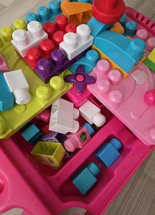 Столик и конструктор mega bloks 9