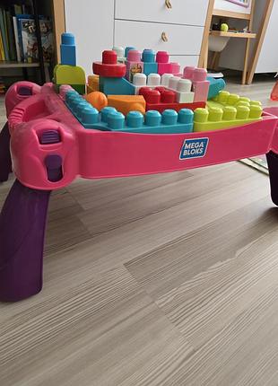 Столик  і конструктор mega bloks