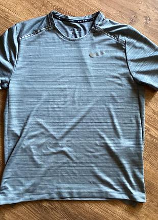 Футболка nike dry fit размер м