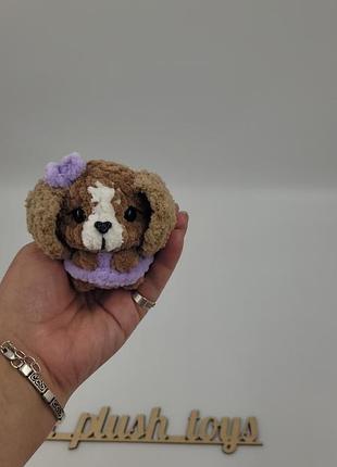Мягкая вязаная игрушка брелок спальниелька