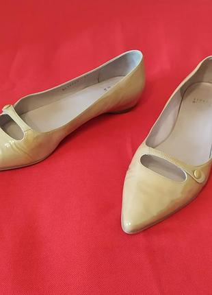 Кожаные туфли stuart weitzman