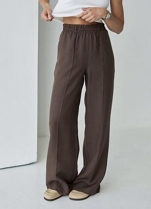 Легкие брюки из льна