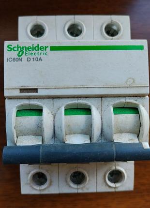 Автоматический трехпрлюсной выключатель schneider electric ic60n.