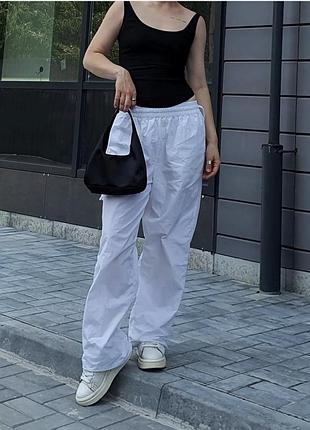 Штани білого кольору asos