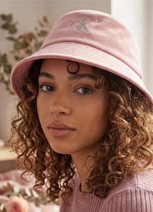 Розовая панама calvin klein модная панама на лето