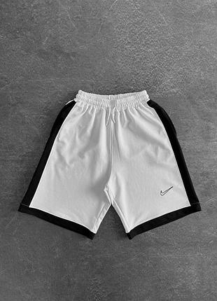 Чоловічі шорти nike