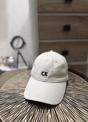 Кепка стильна