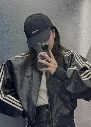 Шкіряний бомбер adidas
