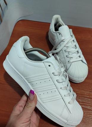 Шкіряні кросівки adidas 36 рр.