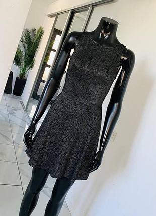 Блестящее черное мини-платье h&m divided (размер uk 8 / eu 36)