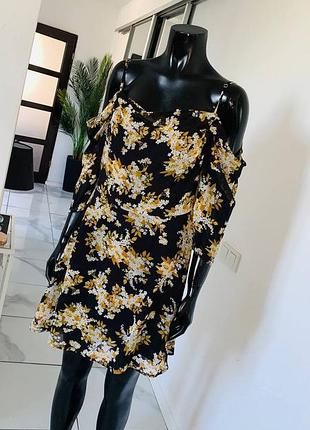 Платье boohoo с открытыми плечами и цветочным принтом (размер uk 14 / xl)